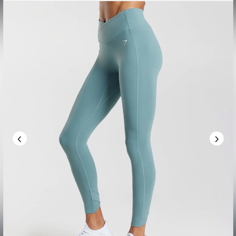CROSSOVER LEGGINGS by GYMSHARK
Thunder Blue